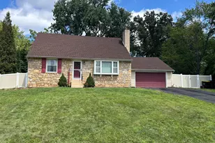 123 Hampshire Dr, Chalfont, PA 18914 - Photo 2