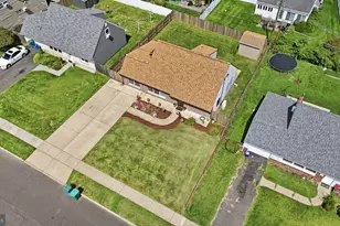 16 Parkside Cir, Levittown, PA 19056 - Photo 32