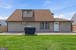 16 Parkside Cir, Levittown, PA 19056 - Photo 30
