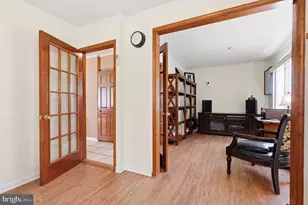 16 Parkside Cir, Levittown, PA 19056 - Photo 16