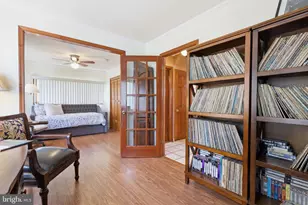 16 Parkside Cir, Levittown, PA 19056 - Photo 18