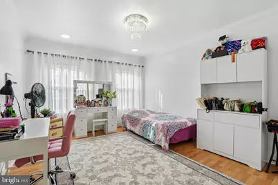 2446 New Market Sq S, Bensalem, PA 19020 - Photo 22