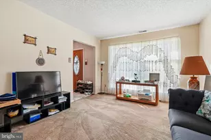 2446 New Market Square S, Bensalem, PA 19020 - Photo 10
