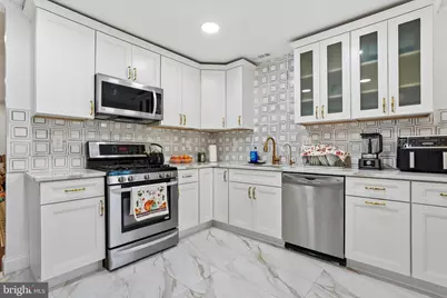 2446 New Market Sq S, Bensalem, PA 19020 - Photo 12
