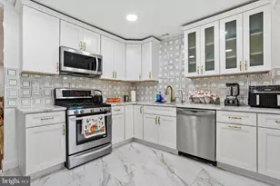 2446 New Market Square S, Bensalem, PA 19020 - Photo 12