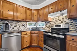 23 Disk Ln, Levittown, PA 19055 - Photo 6