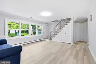 407 Holly Dr, Levittown, PA 19055 - Photo 4