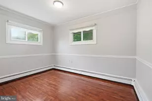 407 Holly Dr, Levittown, PA 19055 - Photo 20