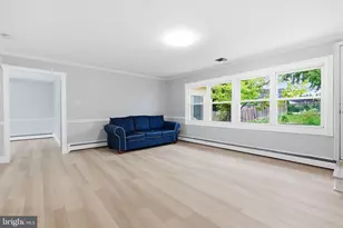 407 Holly Dr, Levittown, PA 19055 - Photo 16