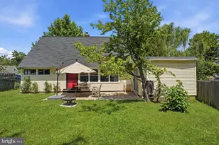 407 Holly Dr, Levittown, PA 19055 - Photo 36