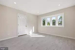 110 Elmwood Ave, Feasterville-Trevose, PA 19053 - Photo 6