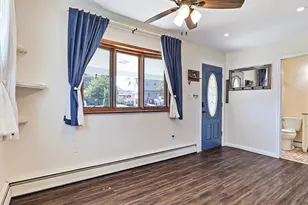 10 Apricot Ln, Levittown, PA 19055 - Photo 8