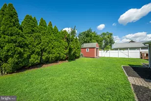 45 Schoolhouse Ln, Levittown, PA 19055 - Photo 22