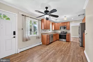 45 Schoolhouse Ln, Levittown, PA 19055 - Photo 2
