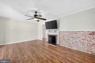 45 Schoolhouse Ln, Levittown, PA 19055 - Photo 6
