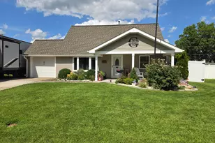 61 Begonia Ln, Levittown, PA 19054 - Photo 1