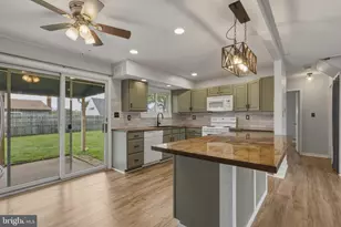 18 Tinder Rd, Levittown, PA 19056 - Photo 8