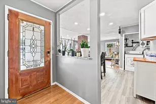 26 Myrtle Ln, Levittown, PA 19054 - Photo 2