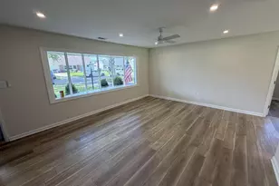 194 Kenwood Dr S, Levittown, PA 19055 - Photo 2