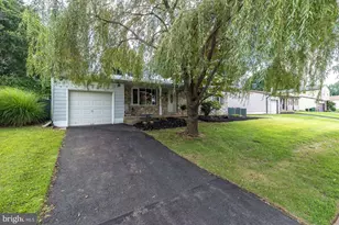 1331 Clover Ln, Feasterville-Trevose, PA 19053 - Photo 2