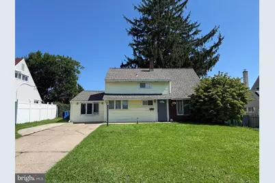 52 Robin Hill Lane, Levittown, PA 19055 - Photo 1