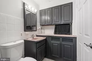 52 Robin Hill Ln, Levittown, PA 19055 - Photo 14