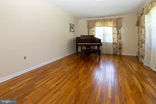 28 Valley View Dr, Fountainville, PA 18923 - Photo 6
