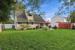 105 Queen Lily Rd, Levittown, PA 19057 - Photo 32