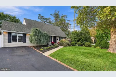 105 Queen Lily Road, Levittown, PA 19057 - Photo 4