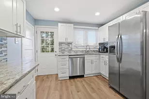 1048 Hawthorne Rd, Bensalem, PA 19020 - Photo 10