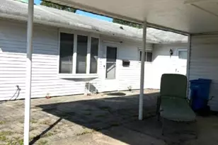 20 Schoolhouse Ln, Levittown, PA 19055 - Photo 2