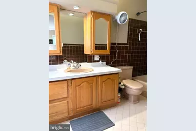 20 Schoolhouse Lane, Levittown, PA 19055 - Photo 18