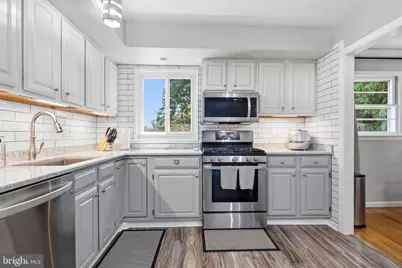 21 Lions Drive, Morrisville, PA 19067 - Photo 6