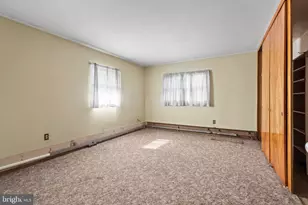 36 Shadywood Rd, Levittown, PA 19056 - Photo 16