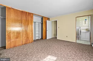 36 Shadywood Rd, Levittown, PA 19056 - Photo 18
