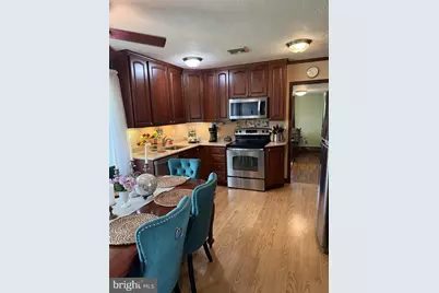 129 Dogwood Drive, Levittown, PA 19055 - Photo 8