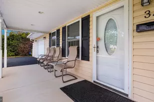 34 Maple Ln, Levittown, PA 19054 - Photo 6