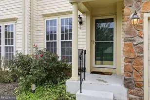 712 Wisteria Dr, Warrington, PA 18976 - Photo 2