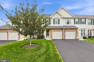 712 Wisteria Dr, Warrington, PA 18976 - Photo 1
