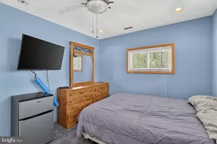 2 Idlewild Rd, Levittown, PA 19057 - Photo 16