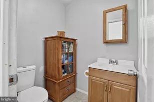 2 Idlewild Rd, Levittown, PA 19057 - Photo 18