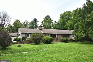 1333 Clearview Dr, Jamison, PA 18929 - Photo 2