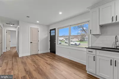 31 Pleasant Lane, Levittown, PA 19054 - Photo 6