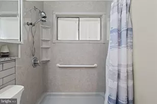 189 Kenwood Dr S, Levittown, PA 19055 - Photo 20
