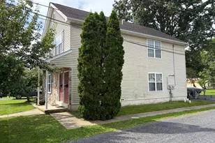 108 S 4th St, Quakertown, PA 18951 - Photo 2