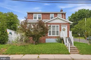 411 E Walnut St, Perkasie, PA 18944 - Photo 2