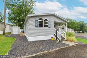 2002 Perilli Dr, Telford, PA 18969 - Photo 6