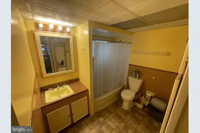 16 Honeysuckle Lane, Levittown, PA 19055 - Photo 10