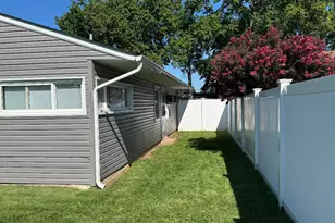 36 Forest Ln, Levittown, PA 19055 - Photo 16