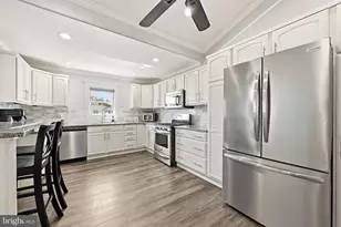 48 Beechtree Rd, Levittown, PA 19057 - Photo 1